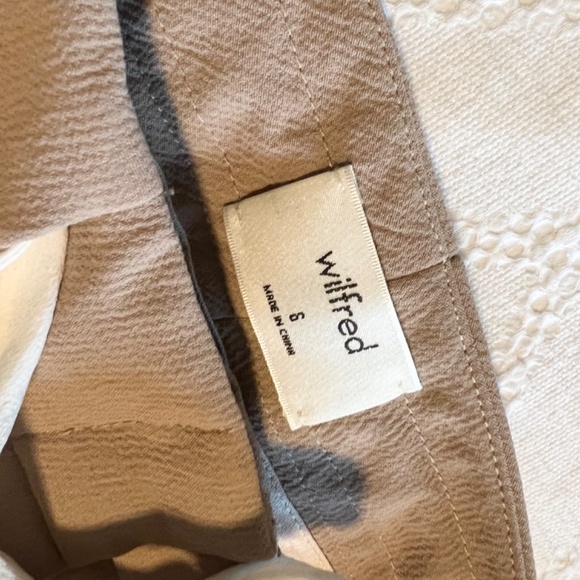 Wilfred paper bag crepe dress pant, size 6 - Picture 5 of 5